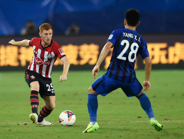 尽管两人在 尽管两人在